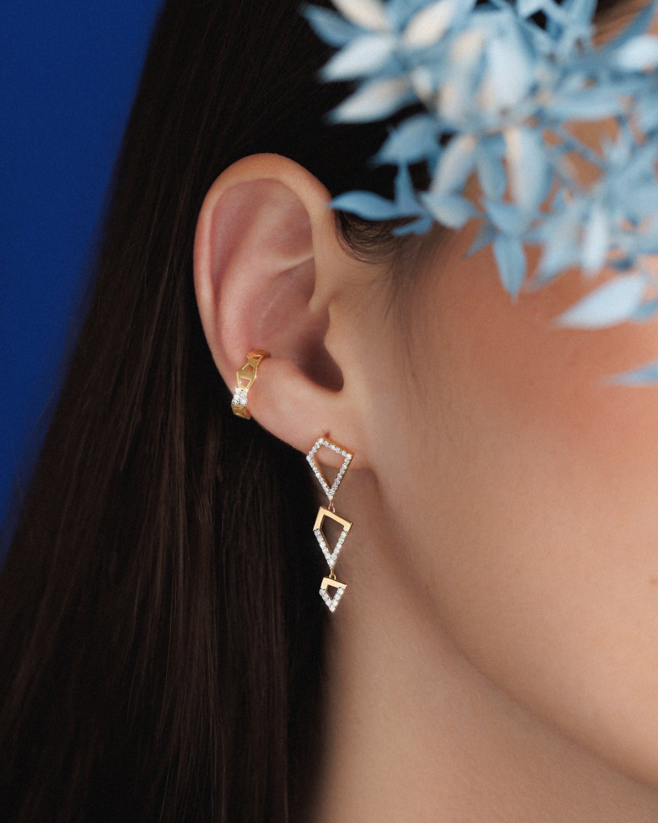 THE REFLECTION GOLD AND DIAMONDS EARCUFF