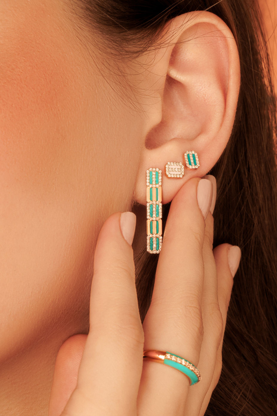 THE TIMELESS SINGLE TURQUOISE BAR EARRING